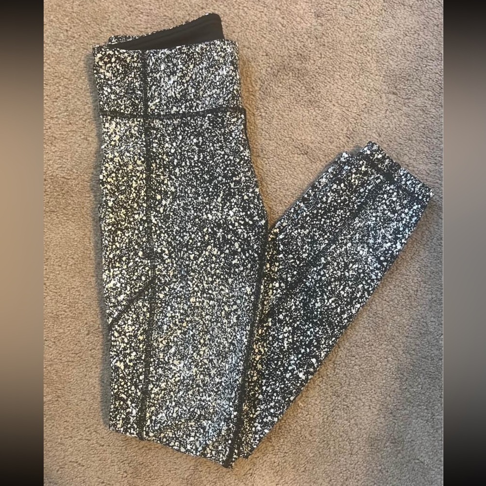 Lulu leggings size 4